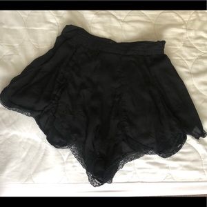 High waist flowy UO shorts